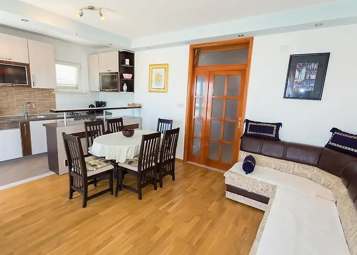 Panorama Tarik Rooms